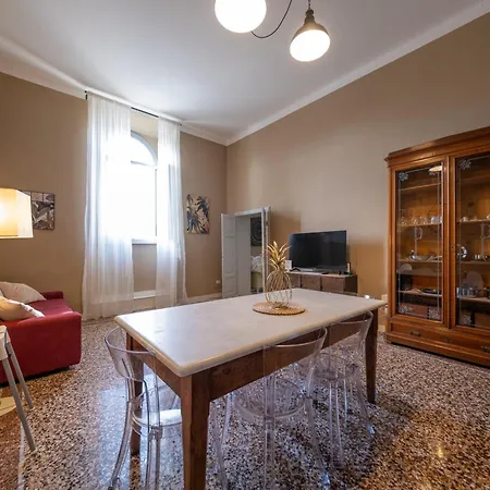 Lungarno Buozzi 7 Appartamento