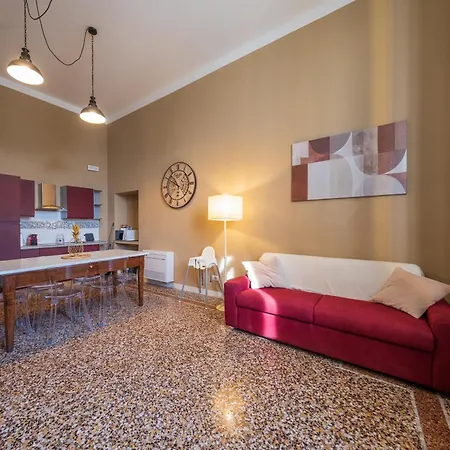 Appartamento Lungarno Buozzi 7