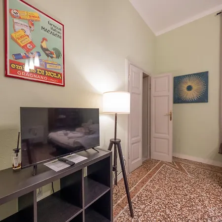 Lungarno Buozzi 7 Appartamento *